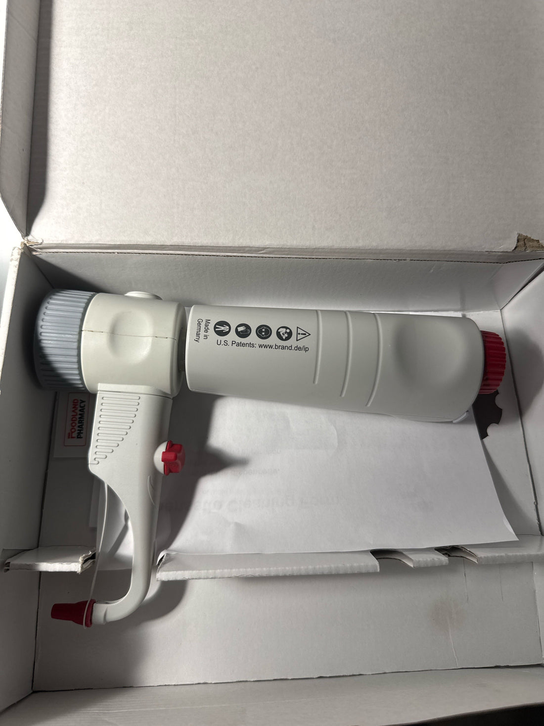 BrandTech Dispensette III Digital 1-10 mL Liquid Bottle-Top Dispenser