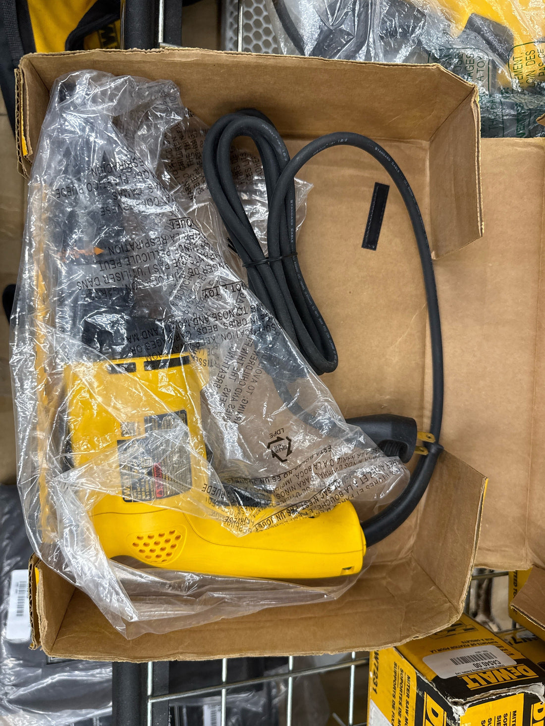 DEWALT Drywall Screw Gun, 6.0-Amp (DW255)