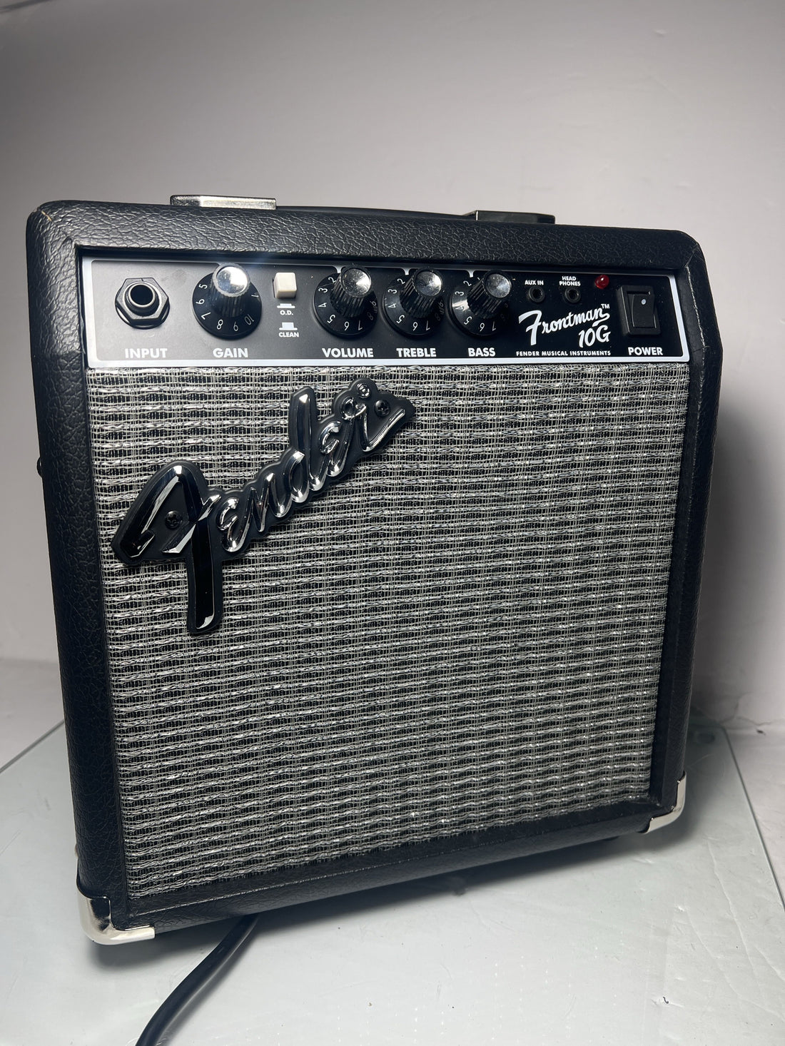 Fender Frontman 10G Guitar Combo Amplifier - Black Bundle with Cable and Austin Bazaar Exclusive 12-Pack Picks