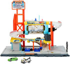 Matchbox Toy Car Track Set, Spin Cyclone Car Wash Playset with 1:64 Scale Corvette & Tow Truck, Features Spinning Wash Tunnel, Tune-Up Shop & Parking
