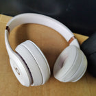 Beats Solo 4 - Wireless Bluetooth On-Ear Headphones, Apple & Android Compatible, Up to 50 Hours of Battery Life - Cloud Pink
