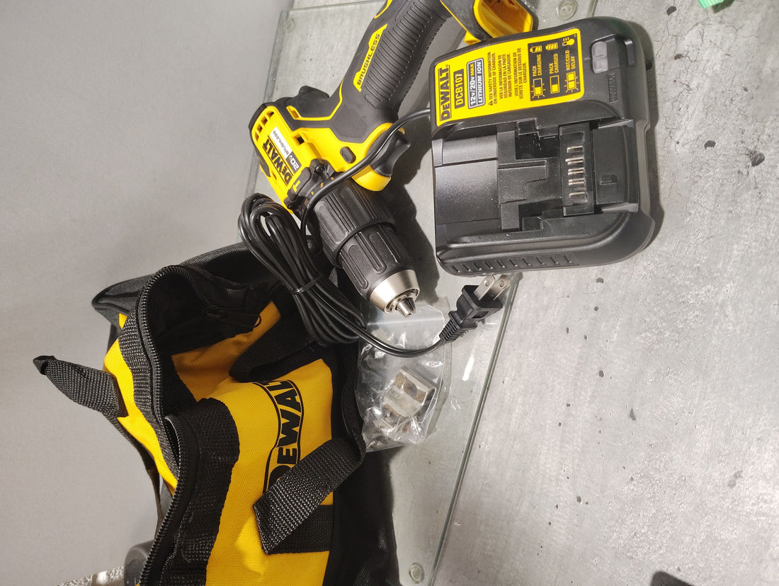 DEWALT 20V MAX Compact Hammer Drill/Driver Kit, Brushless 1/2 in. Ratcheting Chuck, LED (DCD798D1)