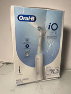 Oral-B iO Series 3 Electric Toothbrush with (1) Brush Head, Rechargeable, White