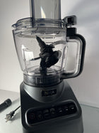 Ninja Professional Plus Food Processor 850-Watts With Auto-iQ Preset Programs Chop Puree Dough Slice Shred With a 9-Cup Capacity and a Silver Stainless Finish (BN600C) - Canadian Version