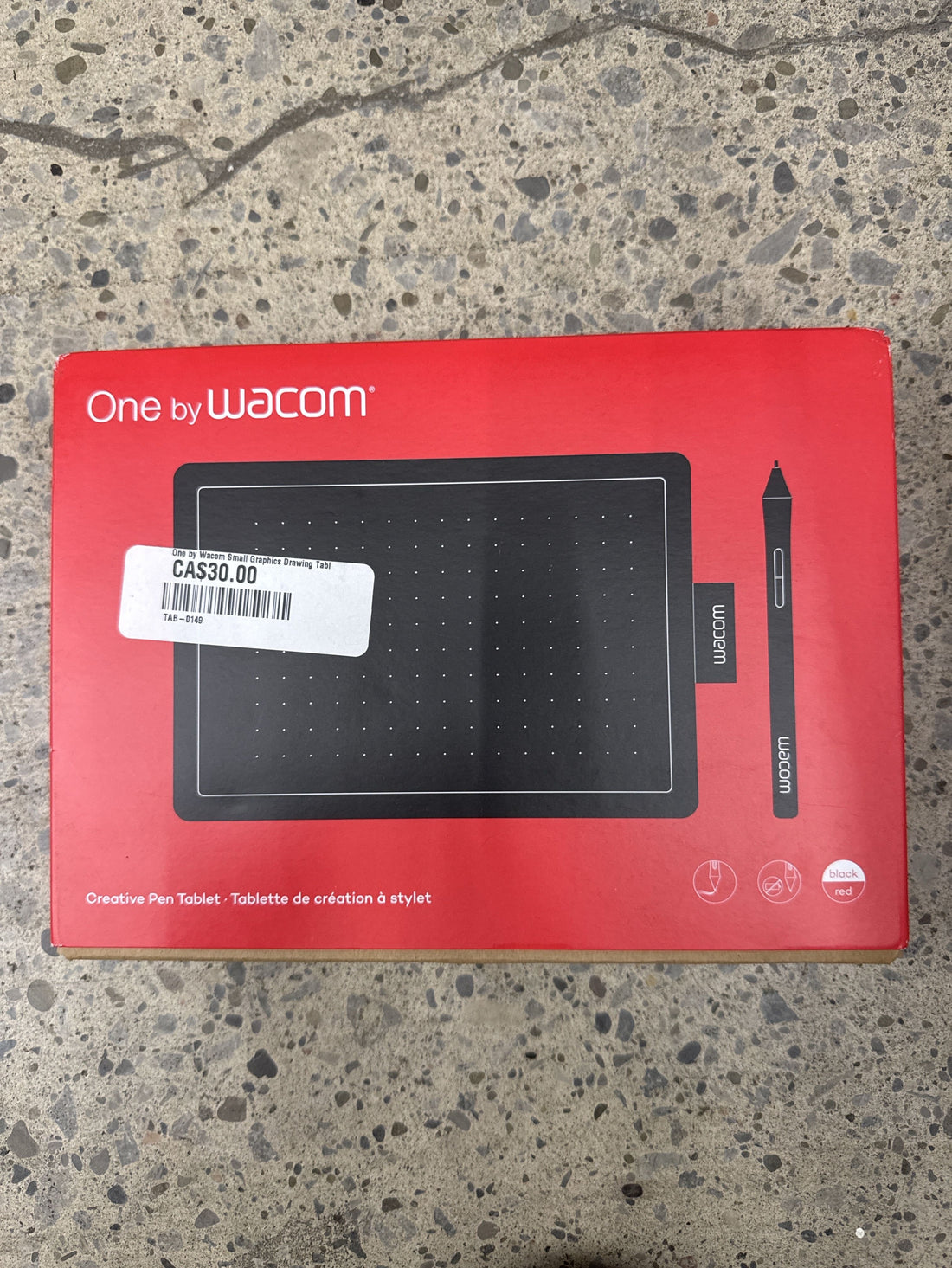 One by Wacom Small Graphics Drawing Tablet 8.3 x 5.7 Inches, Portable Versatile for Students and Creators, Ergonomic 2048 Pressure Sensitive Pen Included, Compatible with Chromebook Mac and Windows