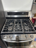 LG 5 Burners 30-in 5.8-cu ft Stainless Steel Gas Range with Air Fry #LRGL5825F